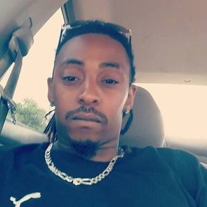 Meet your Posher, Greggory locks